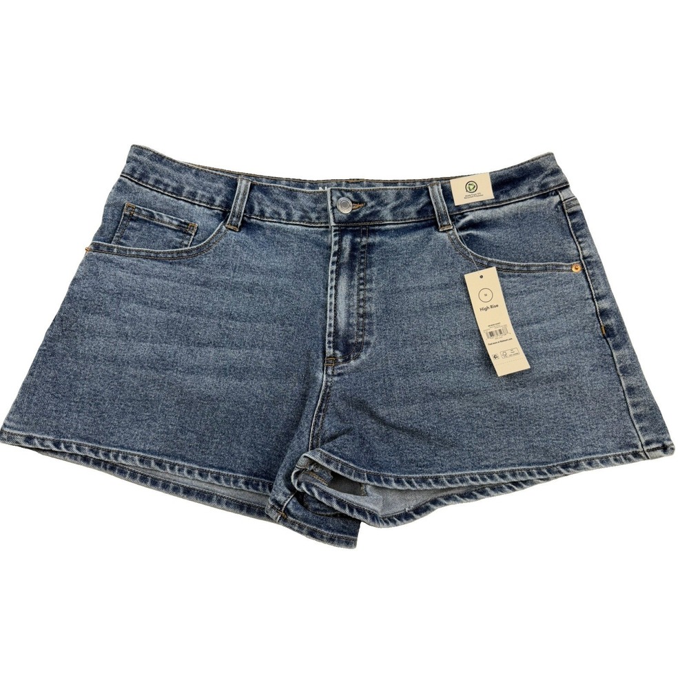 NWT No Boundaries Boho High Rise Denim Shorts Women's 16 Floral Patch Pockets
